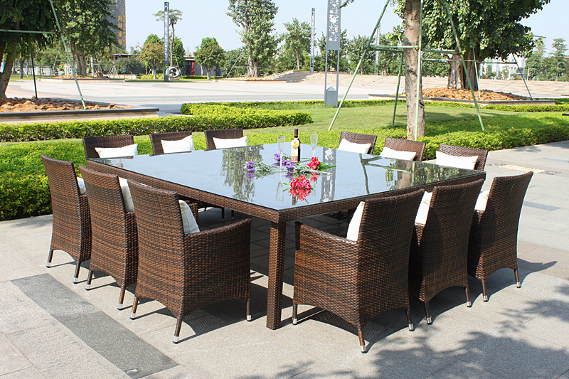 rattan-outdoor-garden-table-chairs